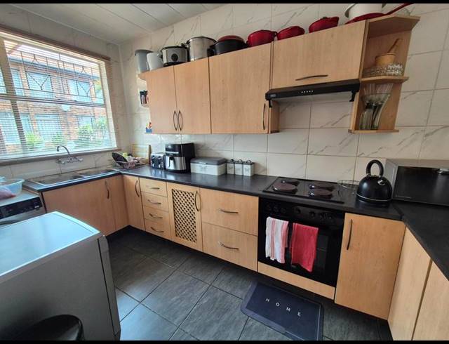 2 BEDROOM APARTMENT FOR SALE IN NEW REDRUTH